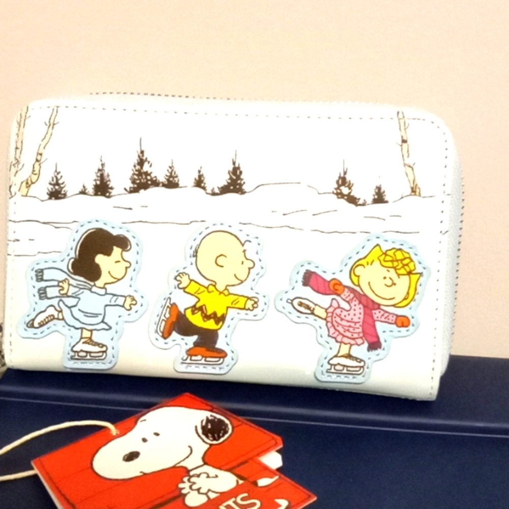 Loungefly Peanuts Ice Skating Wallet  ⛸️⛸️⛸️⛸️🎄🎄❄️❄️